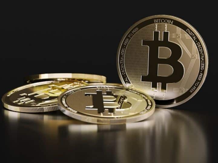 Cryptocurrency: कोरोना के नए वेरिएंट से Bitcoin में भी बिकवाली, 4 लाख रुपये घटी कीमत, बाकी क्रिप्टो के भी गिरे दाम