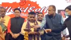 પાટણ: ગૃહ રાજ્યમંત્રી હર્ષ સંઘવી પત્નીથી છુપાઈને કેમ કરે છે પ્રવાસ?, જુઓ ગુજરાતી ન્યુઝ