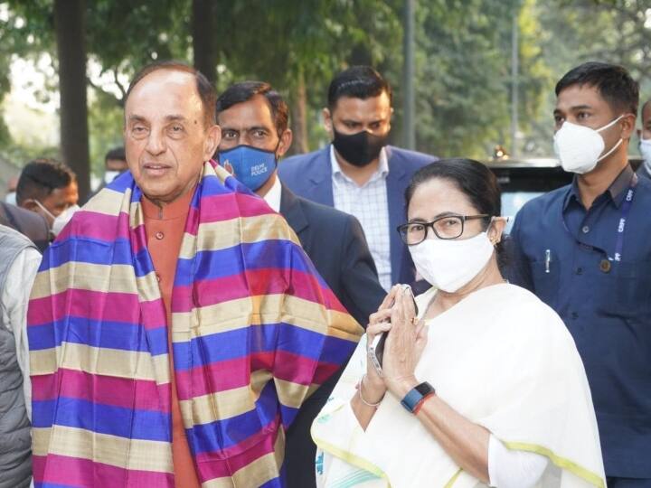 BJP Leader Subramanian Swamy Meets West Bengal CM Mamata Banerjee In Delhi Subramanian Swamy Meets Mamata Banerjee: ममता बनर्जी से मिले सुब्रह्मण्यम स्वामी, आखिर क्या हुई बात?