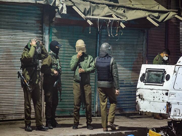 Jammu And Kashmir: 3 Terrorist Neutralised By Security Forces, Police In Srinagar's Rambagh Area Srinagar Encounter: 3 TRF Militants, Including Self-Styled Commander Wanted In Civilian Killings, Shot Dead