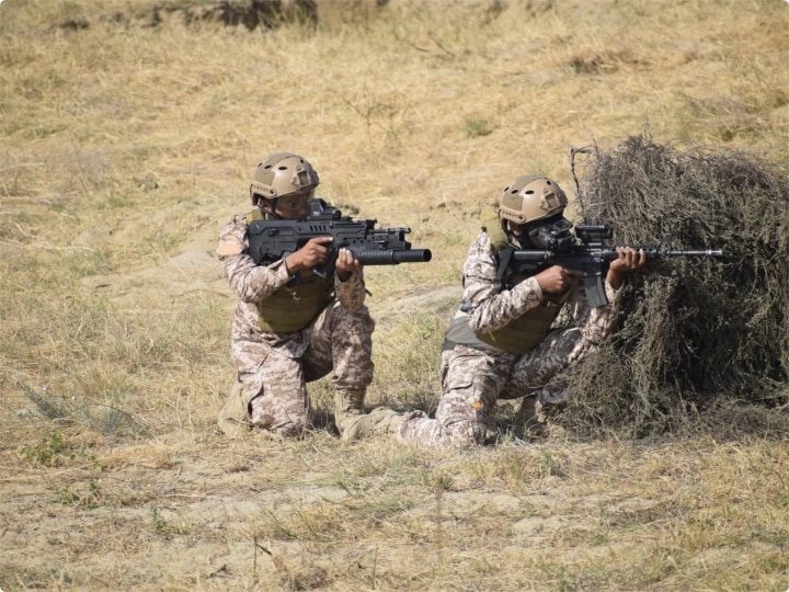 Dakshin Shakti Exercise: गुजरात-राजस्थान में भारतीय सेना की चल रही ‘दक्षिण शक्ति’ अभ्यास, 30 हजार सैनिक और पुलिसकर्मी ले रहे हिस्सा