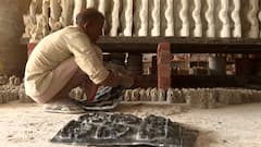 Why is Chunar pottery losing its business?