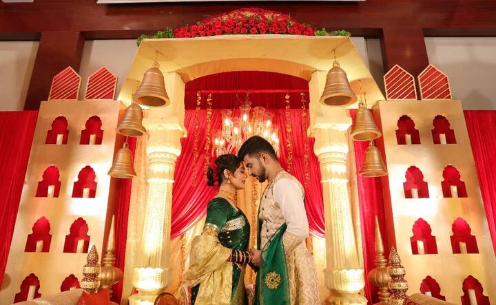 वेदांगीने तिच्या या पेशवाई थाटातील विवाह सोहळ्याचे फोटो सोशल मीडियावर शेअर केले आहेत (photo: monksinhappiness/ig)