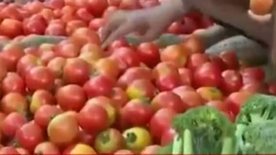 INFLATION ON RISE | After petrol-diesel, tomato crosses Rs 100 mark | Ghanti Bajao |23 November 2021