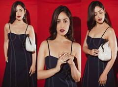 शादी के बाद सलवार सूट छोड़ ब्लू डीप नेक ड्रेस में Yami Gautam ने दिए इतने हसीन पोज़, खूबसूरती पर आपकी भी ठहर जाएगी नज़र