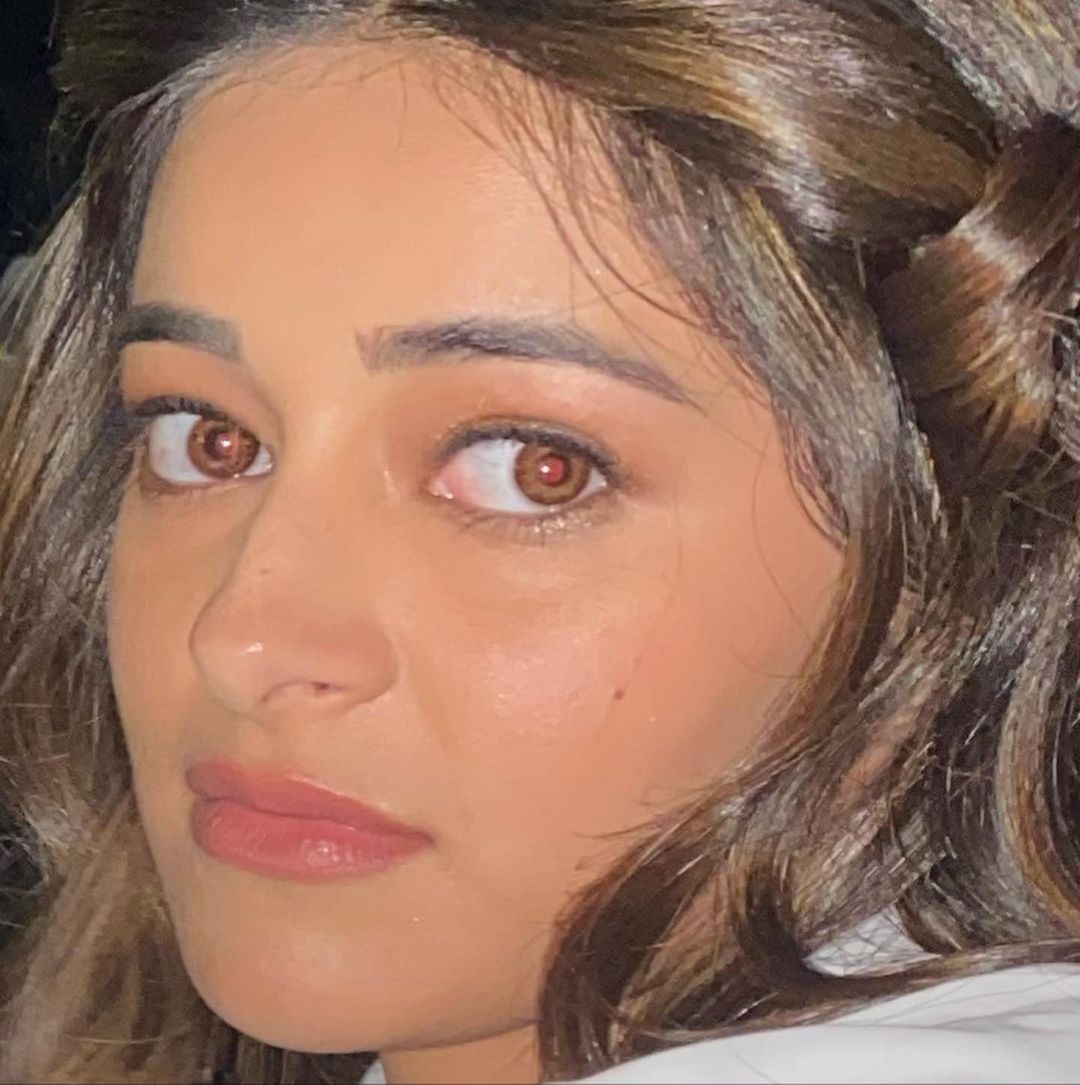 'বাথরোব' সিরিজ পোস্ট