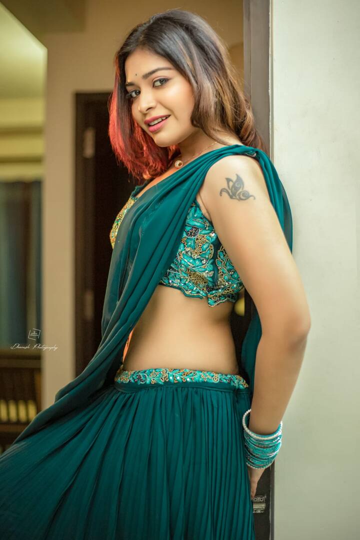 பூ பூத்த சாலை நீ