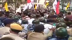 Left Protest: বামেদের SSC ভবন অভিযান ঘিরে ধুন্ধুমার, পুলিশের সঙ্গে খণ্ডযুদ্ধ বিক্ষোভকারীদের | Bangla News