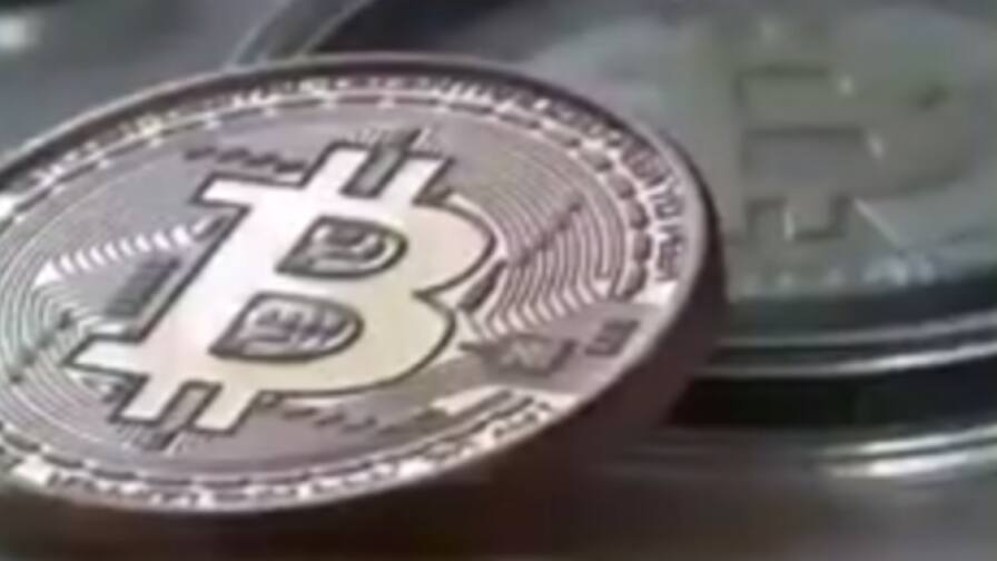 Cryptocurrency : क्रिप्टोकरन्सीबाबत अफवांवर विश्वास ठेऊन त्याची विक्री करु नका, कंपन्यांचे आवाहन Crypto exchanges request investors not to get into panic selling Cryptocurrency : क्रिप्टोकरन्सीबाबत अफवांवर विश्वास ठेऊन त्याची विक्री करु नका, कंपन्यांचे आवाहन