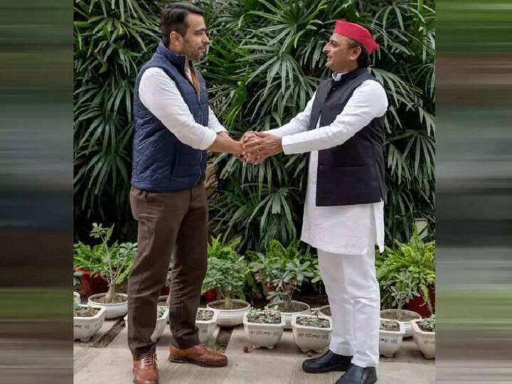 UP Election 2022:  Jayant Chaudhary meets Akhilesh Yadav for alliance in up assembly election 2022 UP Election 2022: जयंत चौधरी और अखिलेश यादव की मुलाकात, आज हो सकता है गठबंधन का एलान