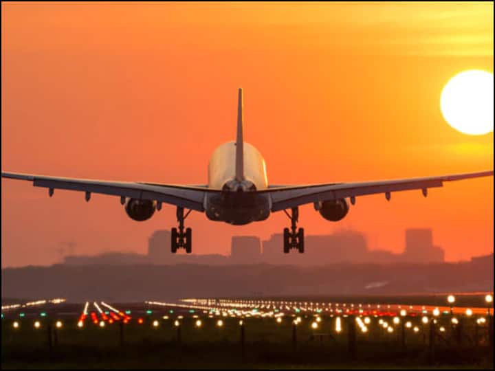 suspension of scheduled international commercial passenger services extended till 31st January 2022 International Flights Suspension: 31 जनवरी तक सभी कमर्शियल फ्लाइट्स के आने-जाने पर रोक, ओमिक्रोन के खतरे के बीच बड़ा फैसला