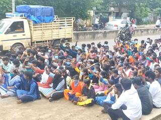 திண்டுக்கல் ஆட்சியர் வீட்டின் முன் மாணவிகள் தர்ணா-தாளாளர் ஜோதி முருகன் மீது நடவடிக்கை எடுக்க கோரிக்கை