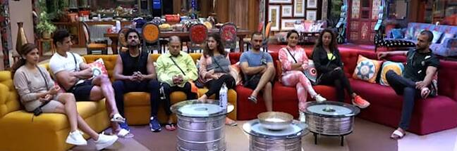 Bigg Boss Marathi 3 Bigg Boss Marathi will spark controversy among the members during the task in the house Bigg Boss Marathi 3: बिग बॉस मराठीच्या घरात टास्कदरम्यान सदस्यांमध्ये पडणार वादाची ठिणगी