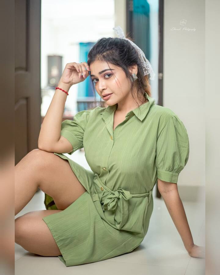 தொலை தூரத்தில் வரும் பாடல் நீ