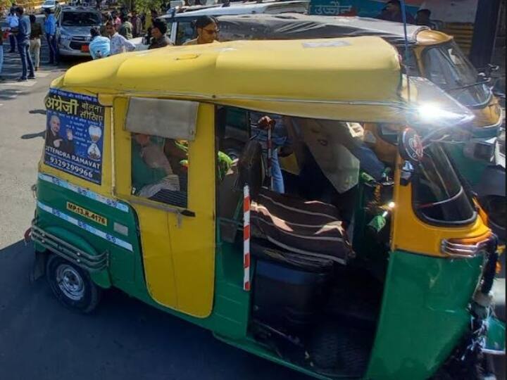 Ujjain News Every second auto was running illegally in Ujjain shocking revelation in RTO checking ANN Ujjain News: उज्जैन में 40% ऑटो अवैध तरीके से चल रहा था, चेंकिग में हुआ चौंकाने वाला खुलासा