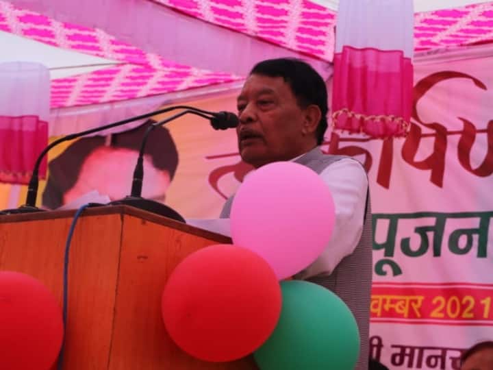 MP Minister Bisahulal Singh controvercial comment on women ANN मध्य प्रदेश के मंत्री के बिगड़े बोल, कहा- सवर्ण महिलाओं को भी काम के लिए घर से खींचकर निकालें, तब आएगी समानता