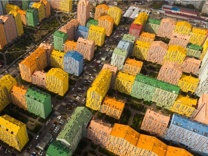 Ukrain's multi-coloured town where houses look like LEGO buildings కలర్‌ఫుల్ టౌన్.. ప్లాస్టిక్ బొమ్మలు కావు.. ఇవన్నీ ఇళ్లే! ఎక్కడో తెలుసా?