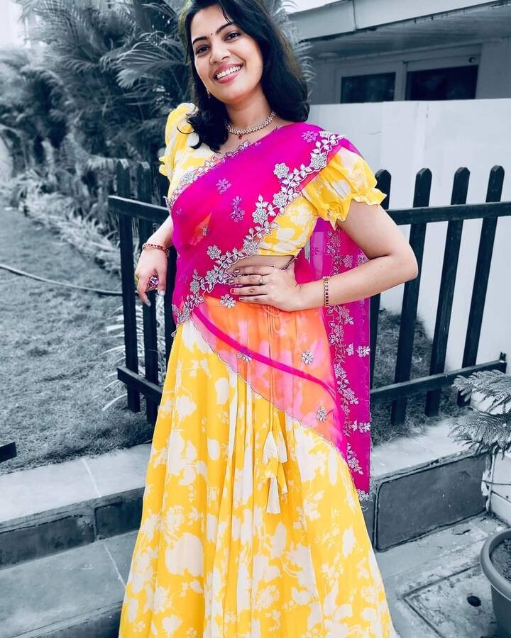 హైదరాబాద్ లో చదువుకున్న గీతా బాల్యంలోనే సంగీతం నేర్చుకుంది. 100% లవ్ సినిమాలో అజిత్ పాత్రలో నటించి గుర్తింపు తెచ్చుకున్న నందుని 2014లో పెళ్లి చేసుకుంది. వీరికి ఓ కుమార్తె.