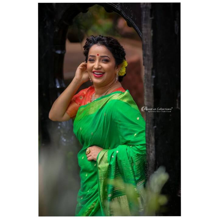 अपूर्वा सोशल मीडियावर अॅक्टिव्ह असते. तिच्या वेगवेगळ्या लूकमधील फोटो आणि व्हिडीओ ती सोशल मीडियावर शेअर करत असते. अपूर्वाने शेवंता ही भूमिका साकारताना तिला आलेल्या अनुभवाबद्दल देखील पोस्टमधून सांगितले आहे.(photo:apurvanemlekarofficial/ig)