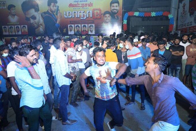மீண்டும் பிரச்னை சரிசெய்யப்பட்டு படம் ரிலீஸ் ஆகும் என சொல்லப்பட்டது. இதனால் ரசிகர்கள் குஷியாகினர்