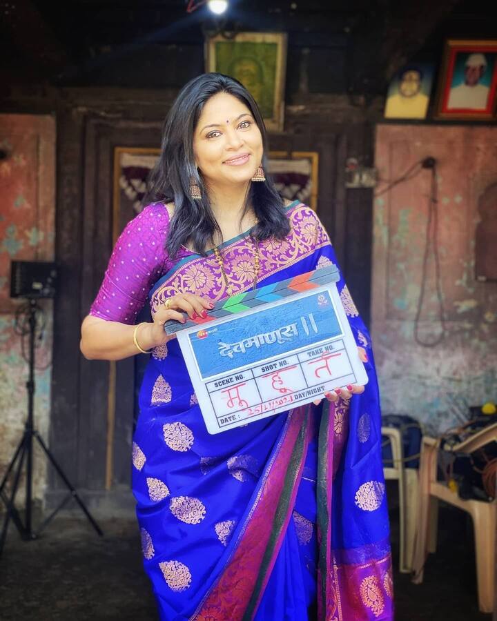 श्वेताने नुकतेच 'देवमाणूस 2' च्या मुहूर्ताचा फोटो शेअर केलाय, फोटो शेअर करताना तिने लिहलंय 'पुनश्च हरिओम!' देवमाणूस 2... लवकरच!  (photo: shwetashinde_official/ig)