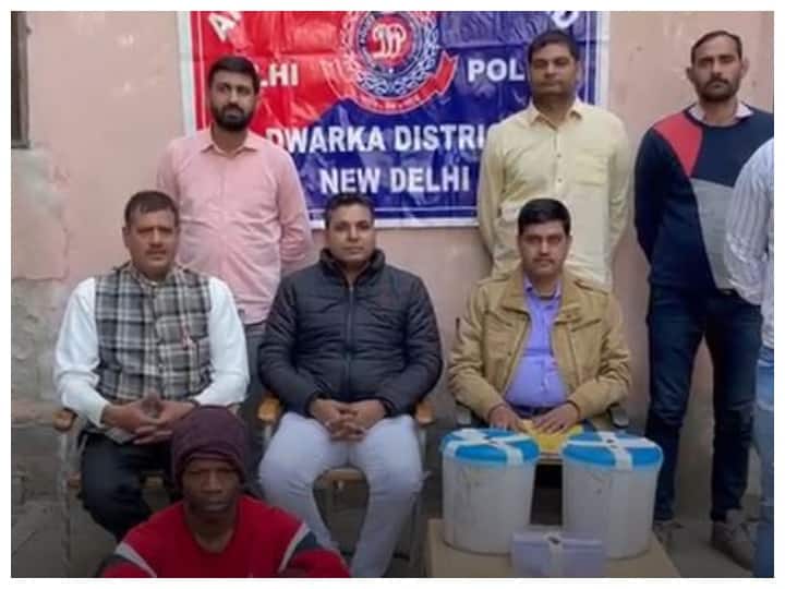 Delhi Police nabbed a Nigerian drug peddler and recovered a total of 11 kg heroin with worth over Rs 106 crore ANN Delhi Crime: दिल्ली में 106 करोड़ की हेरोइन के साथ विदेशी नागरिक गिरफ्तार, पूरे नेटवर्क को खंगालने में जुटी पुलिस