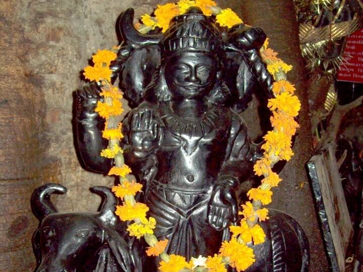 Shani Rashi Parivartan 2022: Shani Bad Eyes Will Not On These Zodiac Sign in 2022 See Is Your Rashi In This List Or Not 2022 में इन राशियों पर नहीं पड़ेगी शनि की बुरी नजर, देखें क्या आप भी हैं इस लिस्ट में शामिल