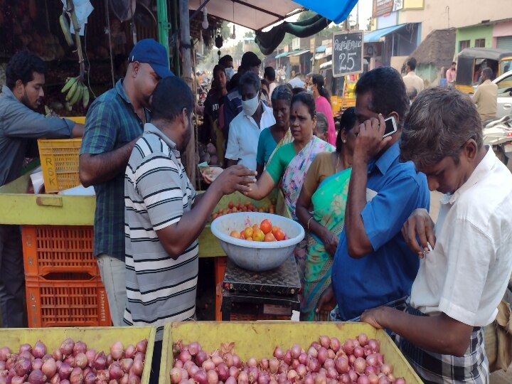 கடலூரில் ஒரு கிலோ தக்காளி 30 ரூபாய்க்கு விற்பனை - போட்டிபோட்டு வாங்கி செல்லும் மக்கள்