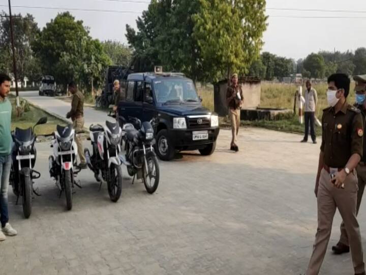 Mau News: मऊ में पुलिस ने मुठभेड़ के दौरान 5 शातिर लुटेरे को किया गिरफ्तार, मोटरसाइकिल और तमंचा बरामद Mau News- Police arrested 5 vicious robbers during encounter in Mau, motorcycle and pistol recovered ann Mau News: मऊ में पुलिस ने मुठभेड़ के दौरान 5 शातिर लुटेरे को किया गिरफ्तार, मोटरसाइकिल और तमंचा बरामद