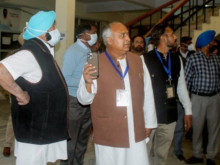 Punjab Election Captain Amarinder Singh target congress favorite Sanjeev Sharma Bittu removed from Patiala Municipal Corporation ANN Punjab Election: कैप्टन अमरिंदर सिंह के सामने पटियाला नगर निगम से हटाए गए उनके चहेते मेयर संजीव बिट्टू, जमकर हुआ हंगामा