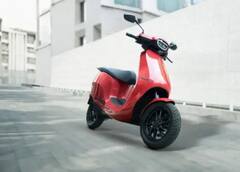 Electric Scooters Photos: ১০০ কিলোমিটার চলে এক চার্জে ! দেখে নিন সেরা ৫টি ইলেকট্রিক স্কুটারের ছবি