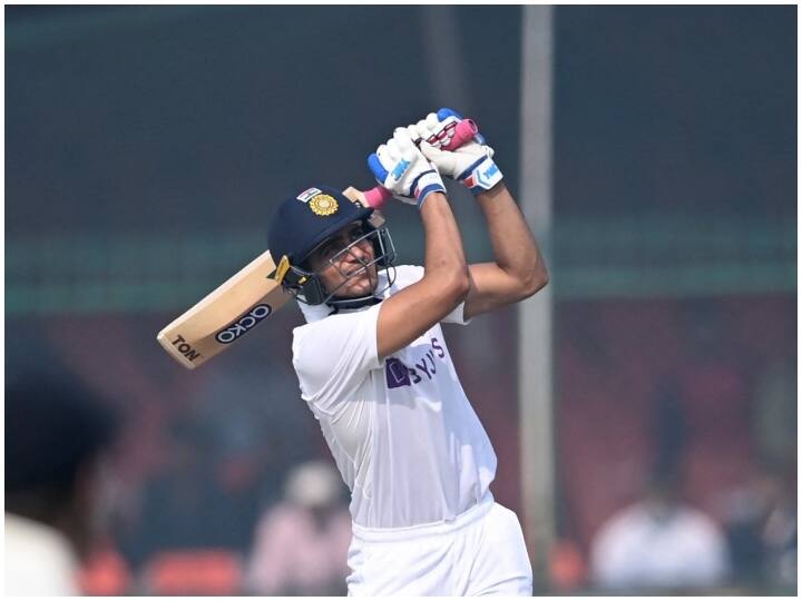 भारत और न्यूजीलैंड के बीच कानपुर में खेले जा रहे पहले टेस्ट का पहला दिन मेज़बान टीम इंडिया के नाम रहा. पहले दिन का खेल खत्म होने तक भारत ने चार विकेट खोकर 258 रन बना लिए. स्टम्प्स के समय अपना पहला टेस्ट खेल रहे श्रेयस अय्यर 75* और रविंद्र जडेजा 50* रन बनाकर नाबाद लौटे.