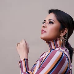 Anasuya Pics: ఒళ్లును విల్లులా వంచుతూ.. మత్తెక్కిస్తున్న రంగమత్త!