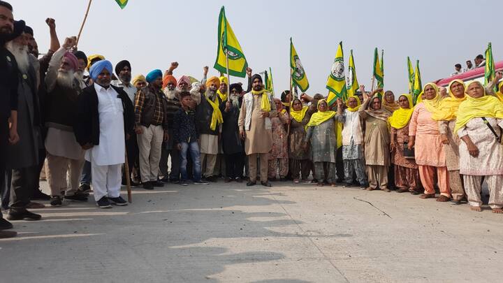 ਇਸ ਮੌਕੇ ਗੱਲਬਾਤ ਕਰਦਿਆਂ ਕਿਸਾਨਾਂ ਨੇ ਕਿਹਾ ਕਿ ਕੇਂਦਰ ਸਰਕਾਰ ਵੱਲੋਂ ਖੇਤੀ ਕਾਨੂੰਨ ਵਾਪਸ ਲੈਣ ਦਾ ਫ਼ੈਸਲਾ ਲੈਣਾ ਕਿਸਾਨ ਅੰਦੋਲਨ ਦੀ ਵੱਡੀ ਜਿੱਤ ਹੈ। ਇਹ ਜਿੱਤ ਇਕੱਲੇ ਕਿਸਾਨਾਂ ਦੀ ਜਿੱਤ ਨਹੀਂ, ਬਲਕਿ ਇਸ ਅੰਦੋਲਨ ਦੌਰਾਨ ਸਹਿਯੋਗ ਦੇਣ ਵਾਲੇ ਹਰ ਵਰਗ ਦੀ ਜਿੱਤ ਹੈ