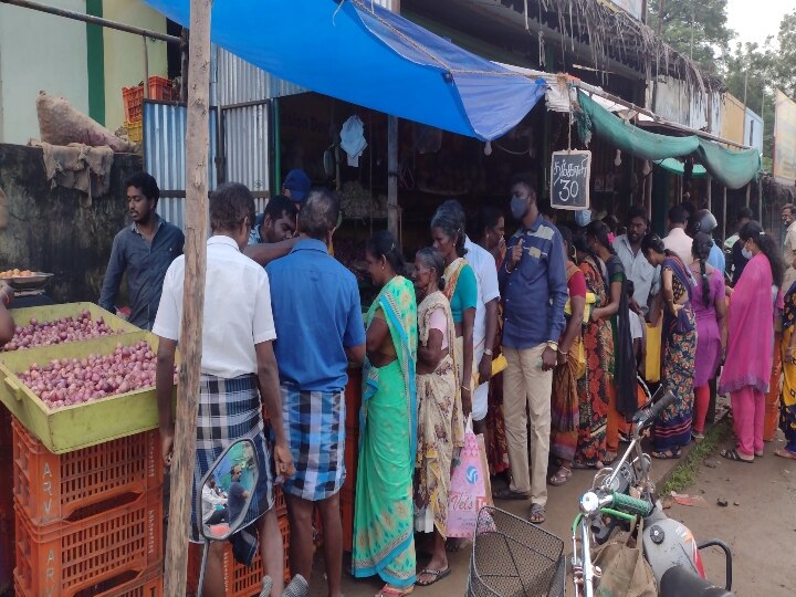 கடலூரில் ஒரு கிலோ தக்காளி 30 ரூபாய்க்கு விற்பனை - போட்டிபோட்டு வாங்கி செல்லும் மக்கள்