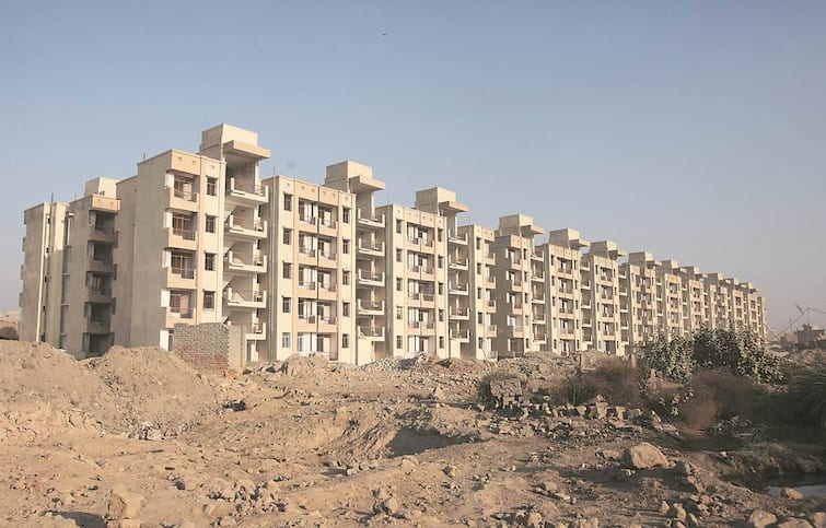 DDA FLATS: दिल्ली में 18,000 सस्ते घरों के लिए ऐसे करें अप्लाई, जानें पूरा तरीका स्टेप-बाई स्टेप
