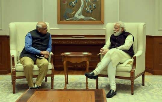 CM Bhupendra Patel's meeting with PM Modi regarding Vibrant Gujarat CM ભૂપેંદ્ર પટેલની વાઈબ્રન્ટ ગુજરાતના આયોજનને લઈ PM મોદી સાથે મુલાકાત