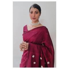 In Pics :  तेजस्विनीची मनमोहक अदा, चाहते झाले फिदा!