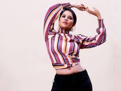 Anasuya Pics: ఒళ్లును విల్లులా వంచుతూ.. మత్తెక్కిస్తున్న రంగమత్త!