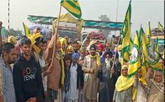 ਕਾਨੂੰਨ ਵਾਪਸੀ ਦੇ ਜਰੀਏ ਵਧੇ ਹੌਂਸਲੇ, ਟਰੈਕਟਰ ਟਰਾਲੀਆਂ ਸਮੇਤ ਦਿੱਲੀ ਨੂੰ ਪਾਏ ਕਿਸਾਨਾਂ ਨੇ ਚਾਲੇ