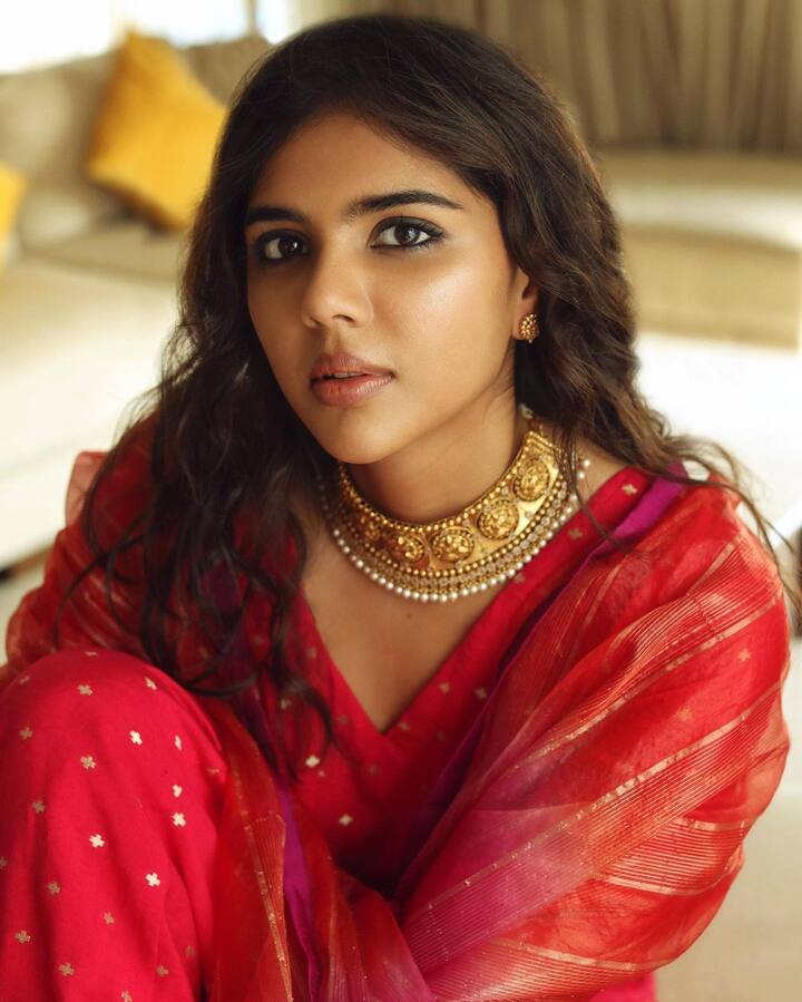 கண்ணல்ல கண்ணல்ல அல்லிப்பூ