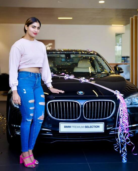 கொஞ்சம் மிருகம் கொஞ்சம் கடவுள்