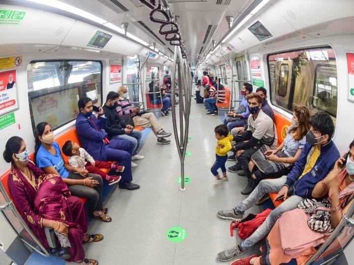 केंद्रीय आवासीय और शहरी मामलों के मंत्री हरदीप सिंह पुरी और दिल्ली के परिवहन मंत्री कैलााश गहलोत ने वीडियो कांफ्रेंस के जरिए संयुक्त रूप से चालक रहित ट्रेन को हरी झंडी दिखायी.