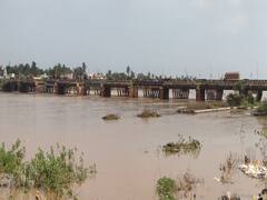 கெடிலம், தென்பெண்ணையில் ஏற்பட்ட வெள்ளப்பெருக்கு - 40 டி.எம்.சி. தண்ணீர் கடலில் வீணாக கலந்தது