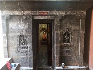திருவண்ணாமலை : துர்க்கை அம்மன் கோவிலில் பாண்டியர், நாயக்கர் கால புதிய கல்வெட்டுக்கள் கண்டெடுப்பு