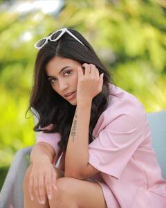 actress anju kuriyan clicks : ரோஸ் நிற உடையில் ரோஜாவாய் மலர்ந்த அஞ்சு குரியன்... இன்ஸ்டா க்ளிக்ஸ்...