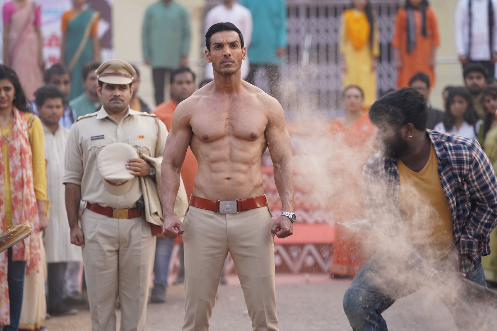 Satyamev Jayate 2 Review: एक टिकट पर तीन जॉन, सीटियां और तालियां बजाने वाले दर्शकों के लिए है फिल्म