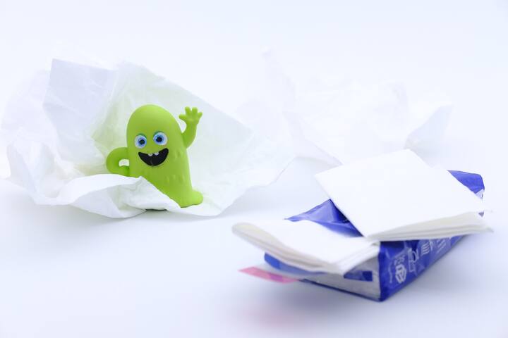 শীতের শুরুতে ভাবাচ্ছে, ডেঙ্গি, ম্যালেরিয়া , টাইফয়েড, শ্বাসজনিত অসুখ, নিউমোকক্কাল নিউমোনিয়া (pneumococcal pneumonia), পেটের সমস্যা, রোটা ভাইরাস, ডায়রিয়া প্রভৃতি