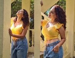 PHOTO : उर्मिलाच्या लूकने वेधले चाहत्यांचे लक्ष, पाहा फोटो