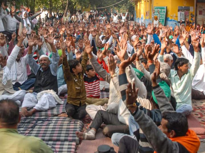 One Year Of Farmers' Protest: Delhi Police Tightens Security As Crowd Gathers At Ghazipur Border